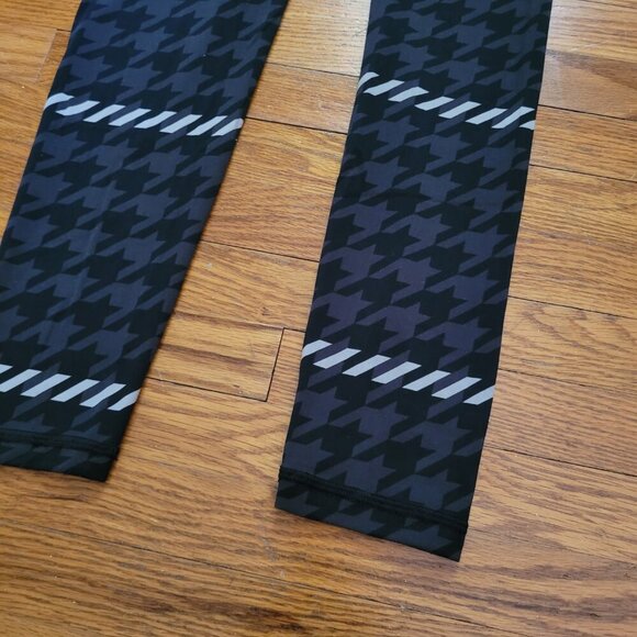 NWT AERIE | OFFLINE Real Me XTRA 7/8 Hi-Rise Legging Patterned | Sz. S - Picture 6 of 11